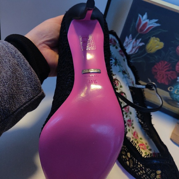 Gucci Flower Pattern Pin Heels - Picture 3 of 4